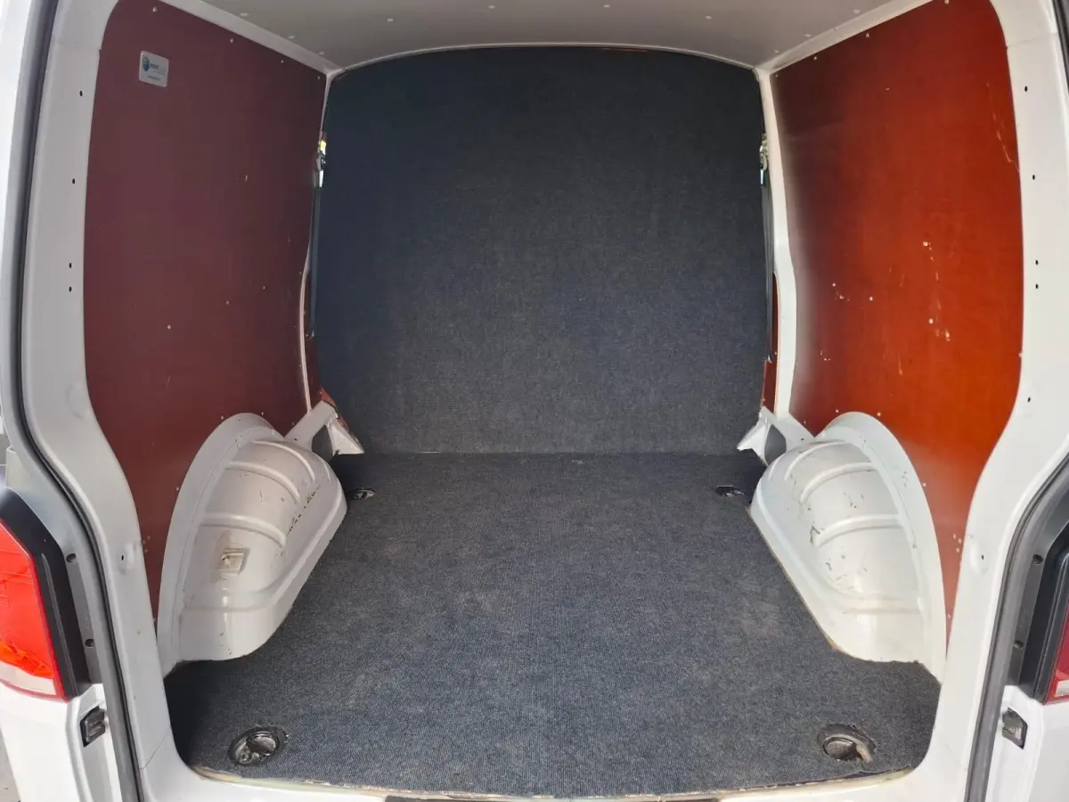 2.0 TDI L2H1 30 DC VERLAAGD / SPOILERS IN KLEUR / AIRCO / CRUISE /  DUBBEL CABINE