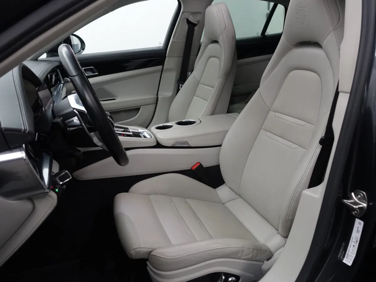 2.9 4 E-Hybrid Sport Design Aut- Keramisch, Stoelventilatie, Bose Audio, Sport Chrono, Sportuitlaat+
