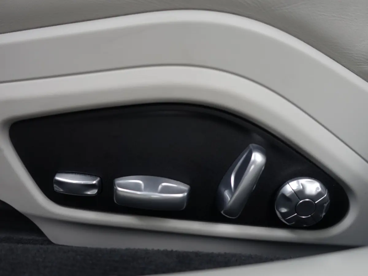 2.9 4 E-Hybrid Sport Design Aut- Keramisch, Stoelventilatie, Bose Audio, Sport Chrono, Sportuitlaat+