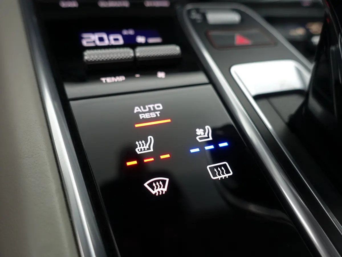 2.9 4 E-Hybrid Sport Design Aut- Keramisch, Stoelventilatie, Bose Audio, Sport Chrono, Sportuitlaat+
