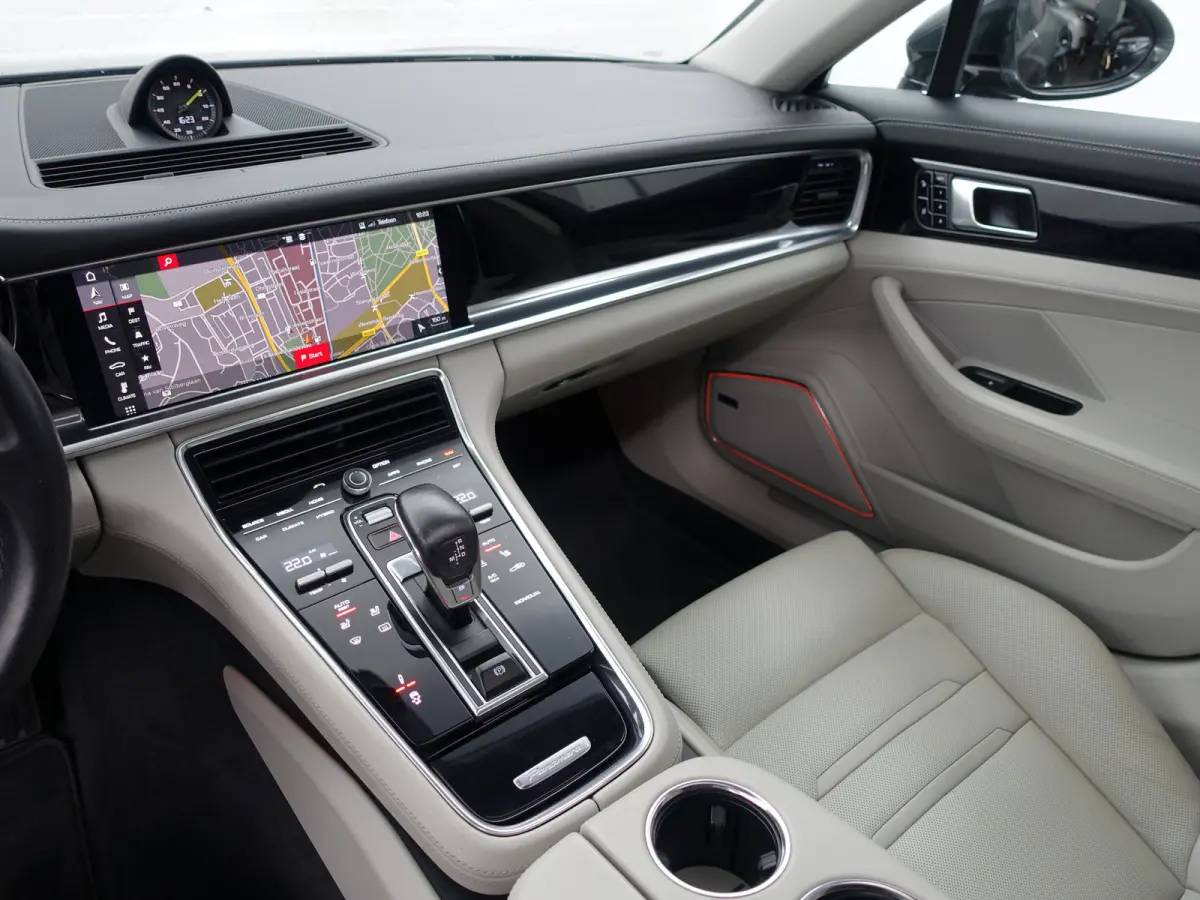 2.9 4 E-Hybrid Sport Design Aut- Keramisch, Stoelventilatie, Bose Audio, Sport Chrono, Sportuitlaat+