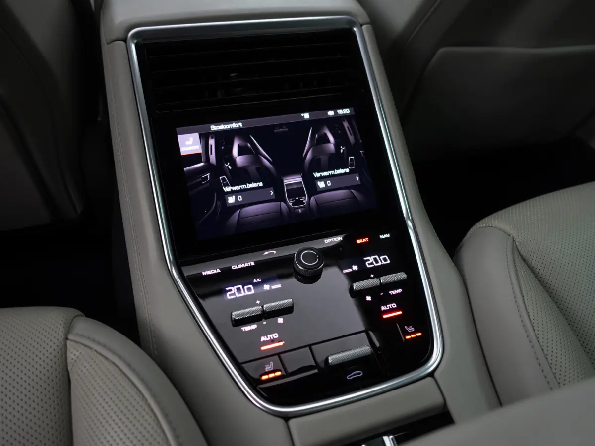 2.9 4 E-Hybrid Sport Design Aut- Keramisch, Stoelventilatie, Bose Audio, Sport Chrono, Sportuitlaat+