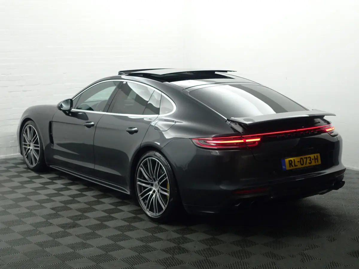 2.9 4 E-Hybrid Sport Design Aut- Keramisch, Stoelventilatie, Bose Audio, Sport Chrono, Sportuitlaat+
