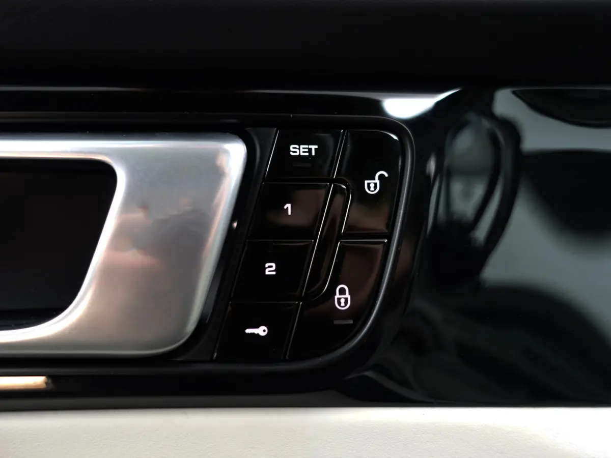 2.9 4 E-Hybrid Sport Design Aut- Keramisch, Stoelventilatie, Bose Audio, Sport Chrono, Sportuitlaat+