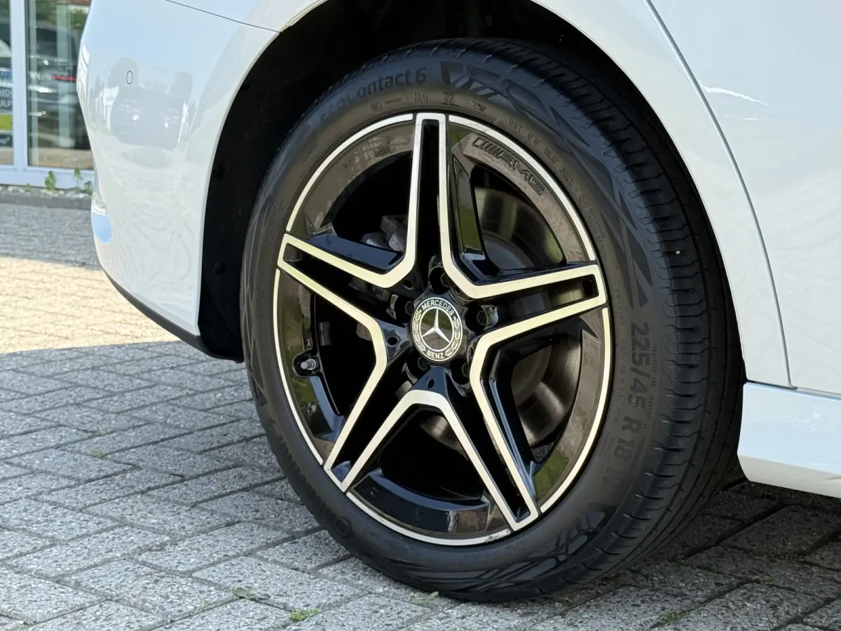 250 e AMG Parelmoer Camera | Widescreen