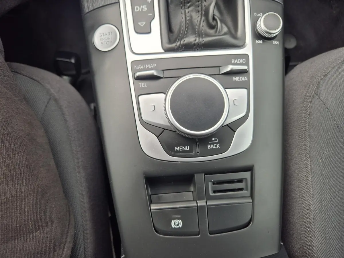 30 TFSI Automaat,Cruisecontrol,Navigatie,parkeersensoren,clima,lm velgen,