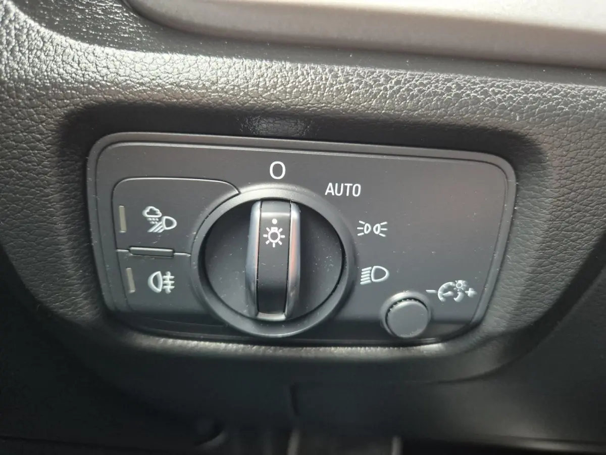 30 TFSI Automaat,Cruisecontrol,Navigatie,parkeersensoren,clima,lm velgen,