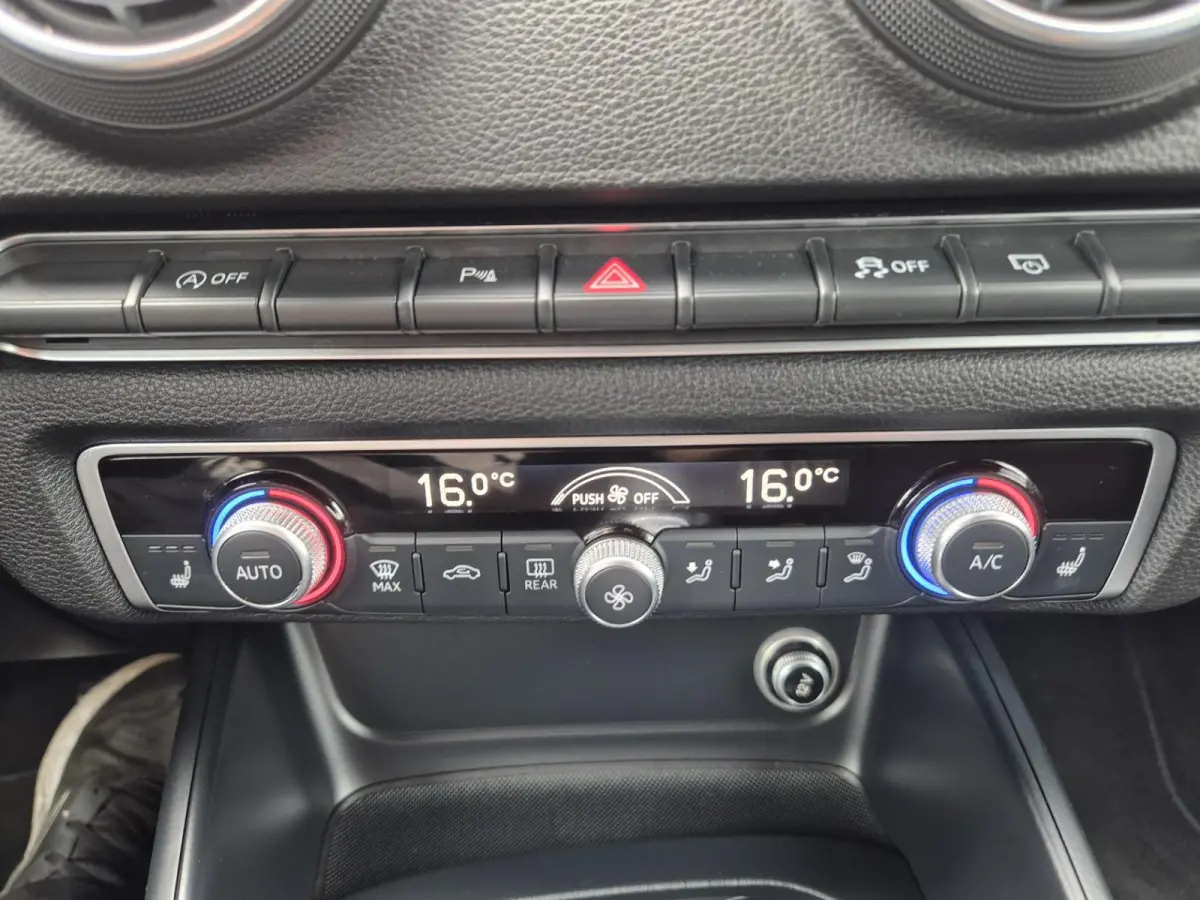 30 TFSI Automaat,Cruisecontrol,Navigatie,parkeersensoren,clima,lm velgen,