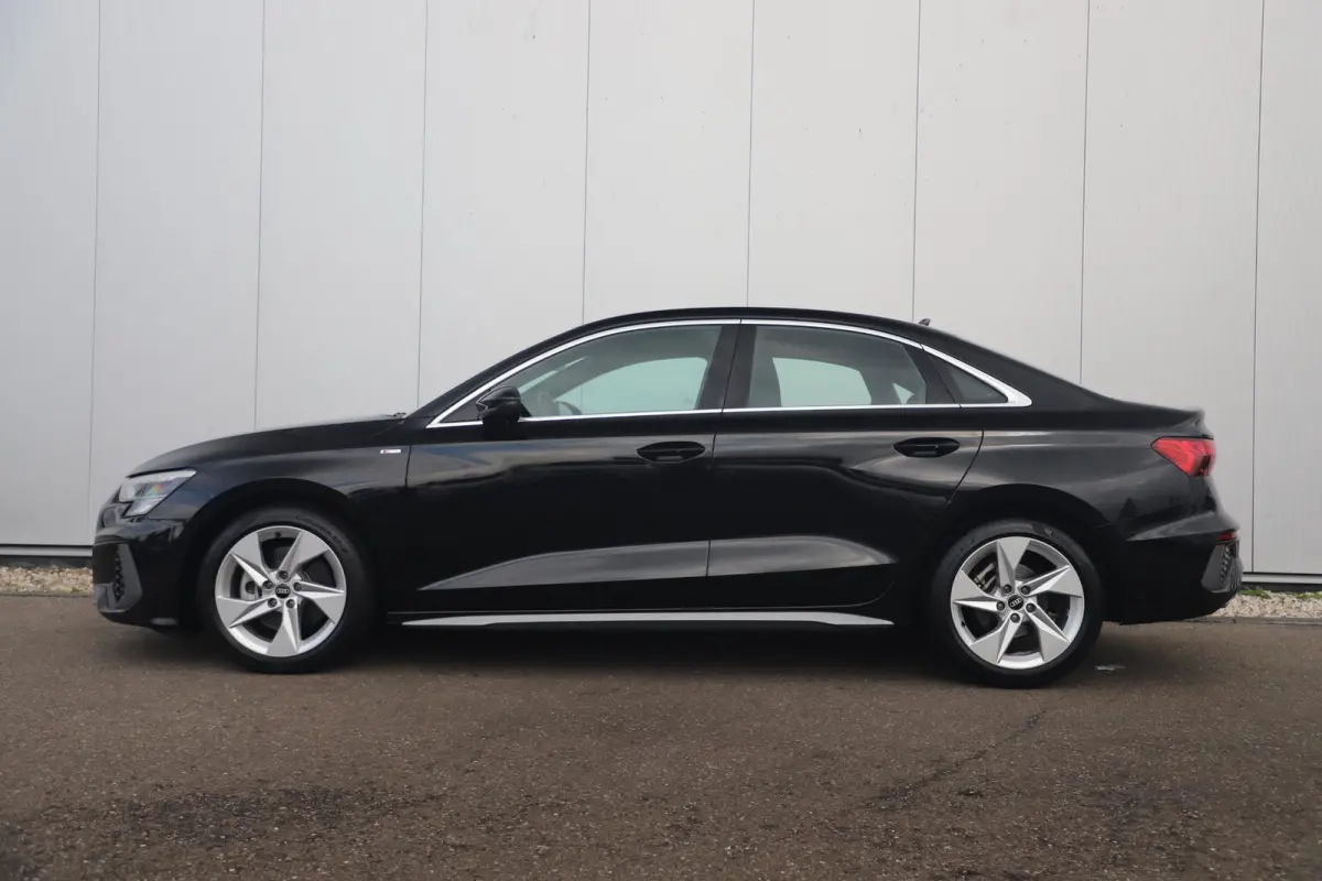 30 TFSI S Line Sport edition Automaat Virtual Cockpit LED Matrix S Sportstoelen Half Leder Navigatie Clima Cruise Lane Assist Parkeersensor