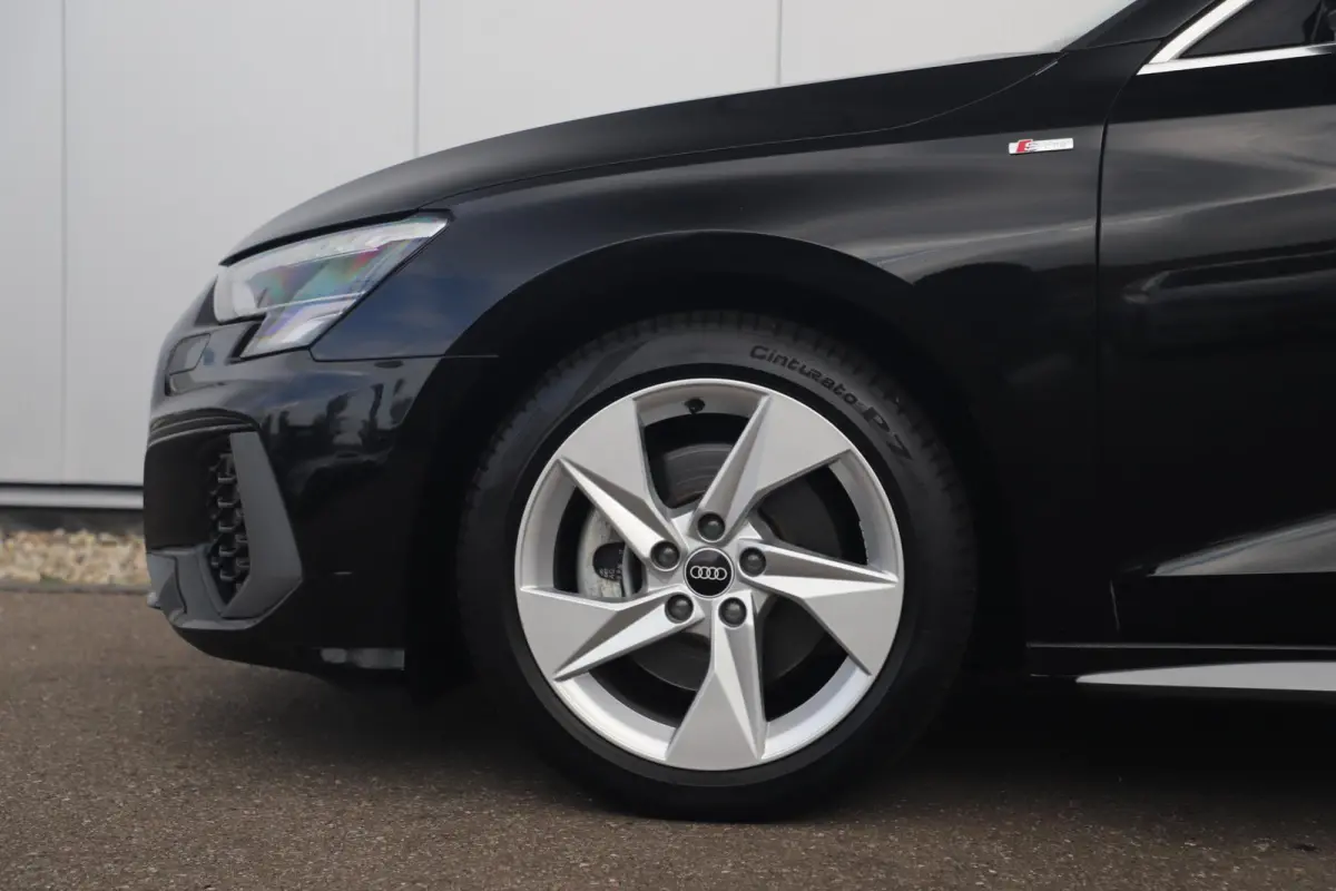 30 TFSI S Line Sport edition Automaat Virtual Cockpit LED Matrix S Sportstoelen Half Leder Navigatie Clima Cruise Lane Assist Parkeersensor