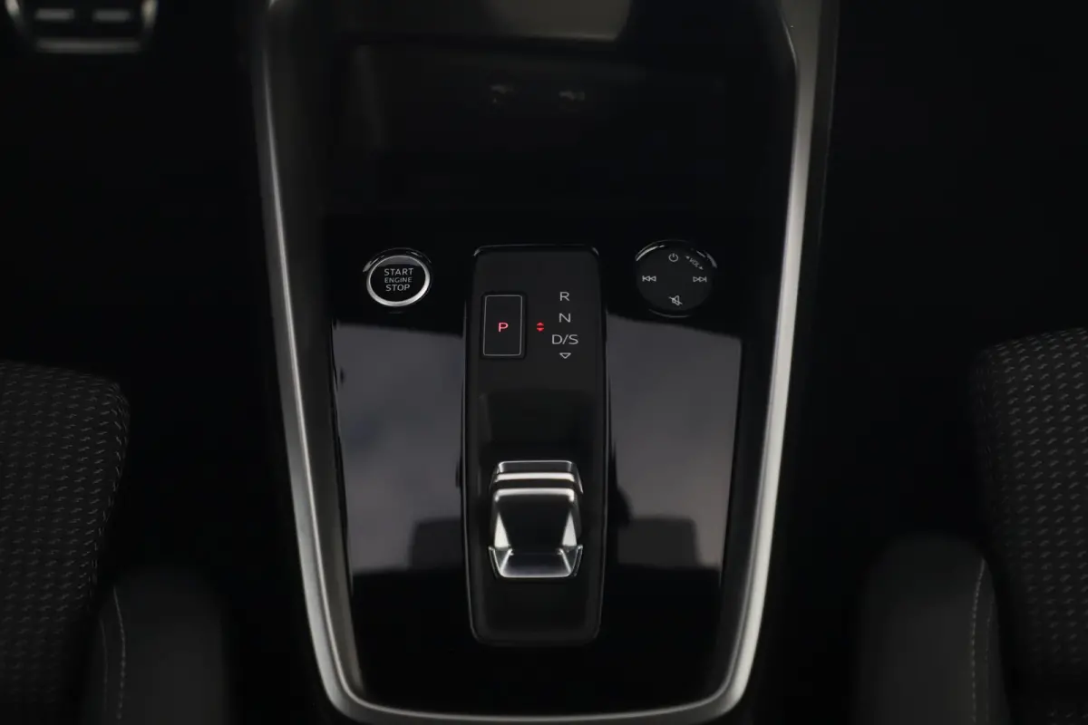 30 TFSI S Line Sport edition Automaat Virtual Cockpit LED Matrix S Sportstoelen Half Leder Navigatie Clima Cruise Lane Assist Parkeersensor