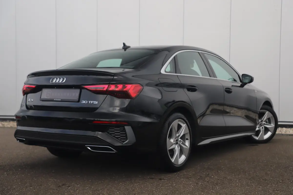 30 TFSI S Line Sport edition Automaat Virtual Cockpit LED Matrix S Sportstoelen Half Leder Navigatie Clima Cruise Lane Assist Parkeersensor