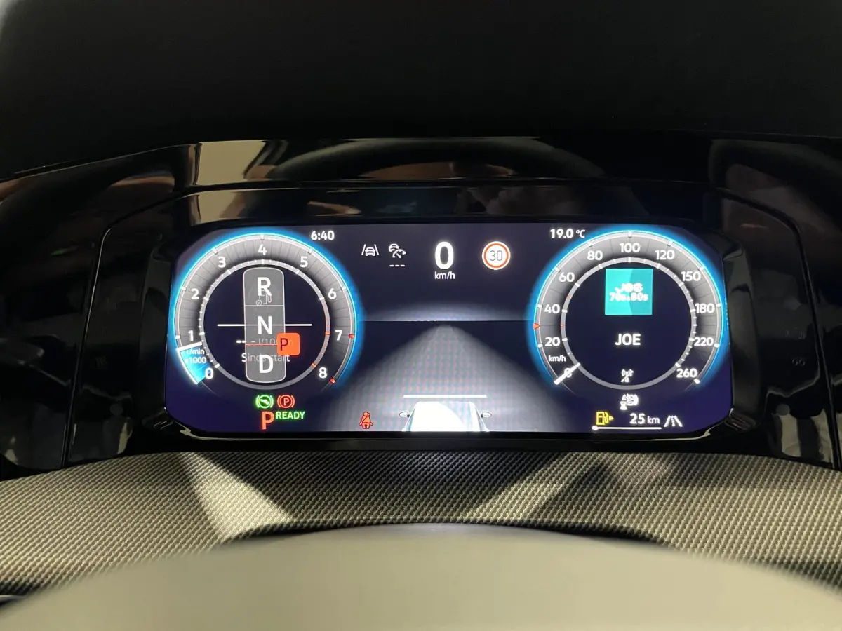 1.5 eTSI R-Line Edition 116 PK | Automaat | Apple Carplay | 360 Camera | Stoelverwarming | Keyless | Stuurwielverwarming | Elektrische Achterklep | Parkeersensoren | Adaptive Cruise Control 