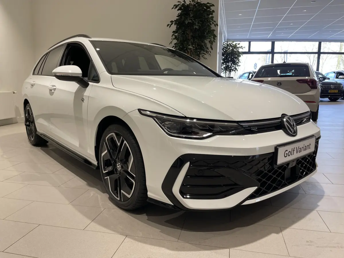 1.5 eTSI R-Line Edition 116 PK | Automaat | Apple Carplay | 360 Camera | Stoelverwarming | Keyless | Stuurwielverwarming | Elektrische Achterklep | Parkeersensoren | Adaptive Cruise Control 