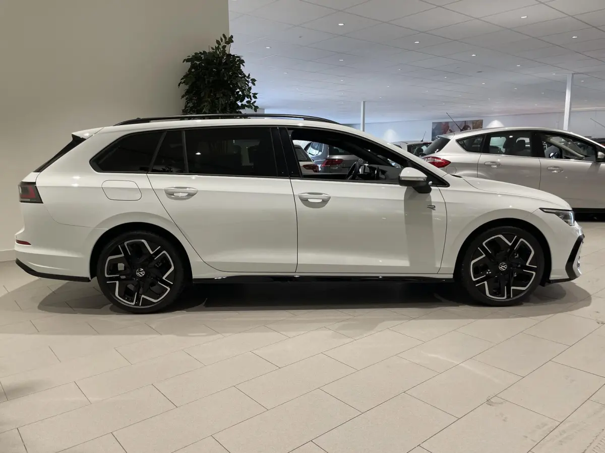 1.5 eTSI R-Line Edition 116 PK | Automaat | Apple Carplay | 360 Camera | Stoelverwarming | Keyless | Stuurwielverwarming | Elektrische Achterklep | Parkeersensoren | Adaptive Cruise Control 