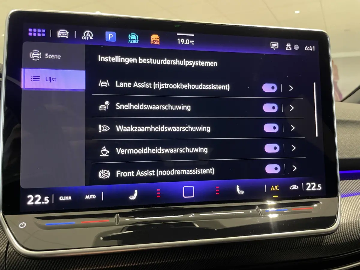 1.5 eTSI R-Line Edition 116 PK | Automaat | Apple Carplay | 360 Camera | Stoelverwarming | Keyless | Stuurwielverwarming | Elektrische Achterklep | Parkeersensoren | Adaptive Cruise Control 