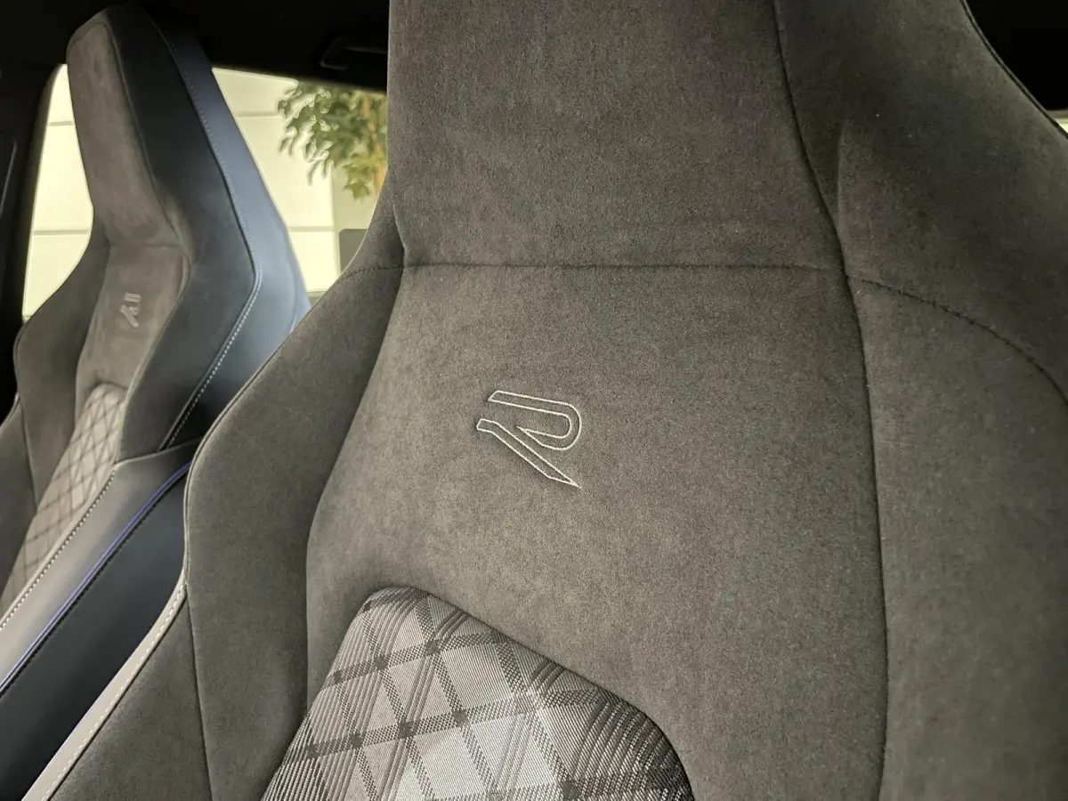 1.5 eTSI R-Line Edition 116 PK | Automaat | Apple Carplay | 360 Camera | Stoelverwarming | Keyless | Stuurwielverwarming | Elektrische Achterklep | Parkeersensoren | Adaptive Cruise Control 