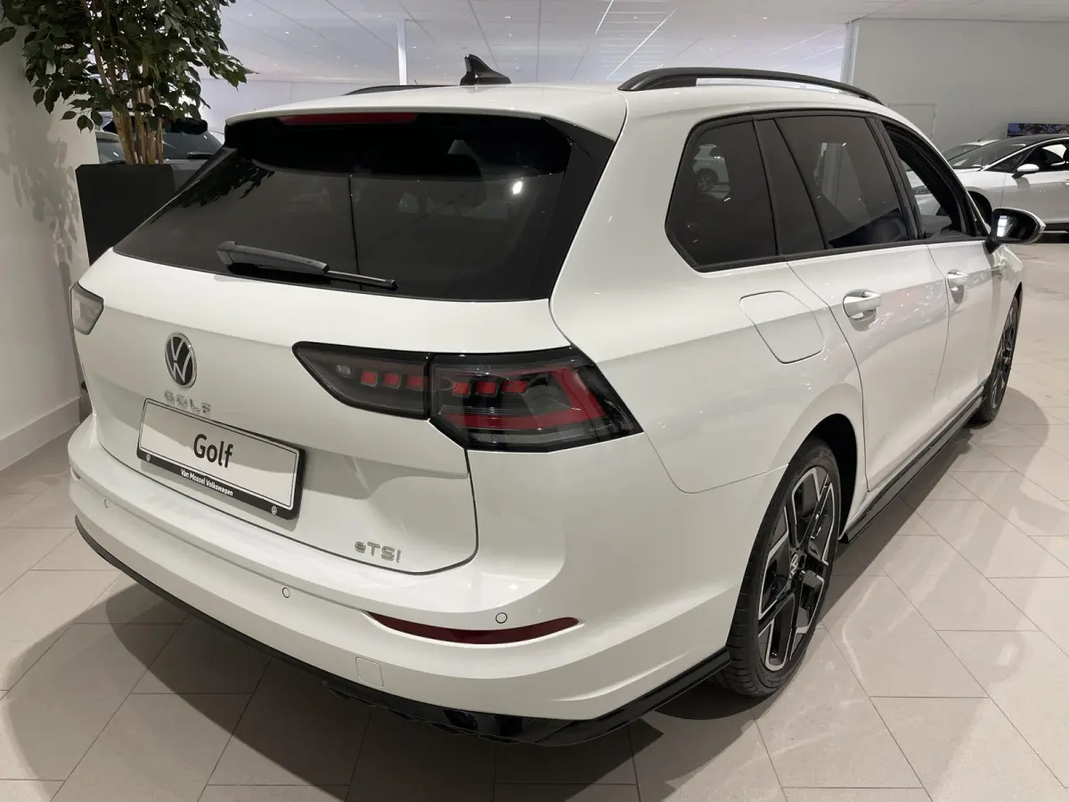 1.5 eTSI R-Line Edition 116 PK | Automaat | Apple Carplay | 360 Camera | Stoelverwarming | Keyless | Stuurwielverwarming | Elektrische Achterklep | Parkeersensoren | Adaptive Cruise Control 
