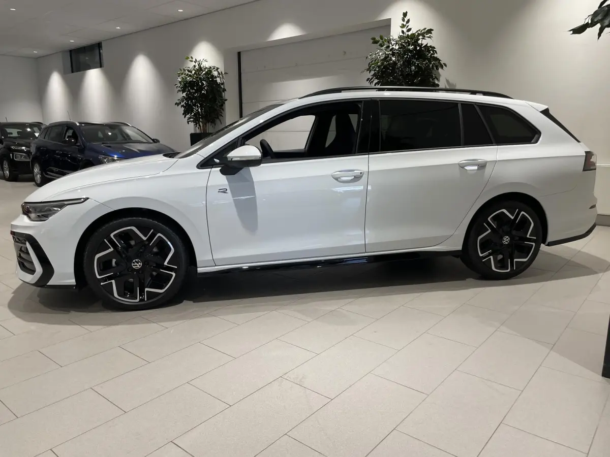 1.5 eTSI R-Line Edition 116 PK | Automaat | Apple Carplay | 360 Camera | Stoelverwarming | Keyless | Stuurwielverwarming | Elektrische Achterklep | Parkeersensoren | Adaptive Cruise Control 