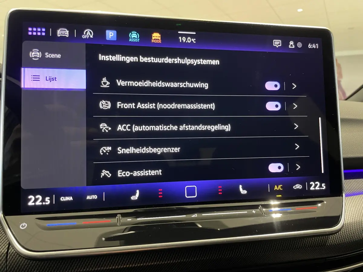 1.5 eTSI R-Line Edition 116 PK | Automaat | Apple Carplay | 360 Camera | Stoelverwarming | Keyless | Stuurwielverwarming | Elektrische Achterklep | Parkeersensoren | Adaptive Cruise Control 