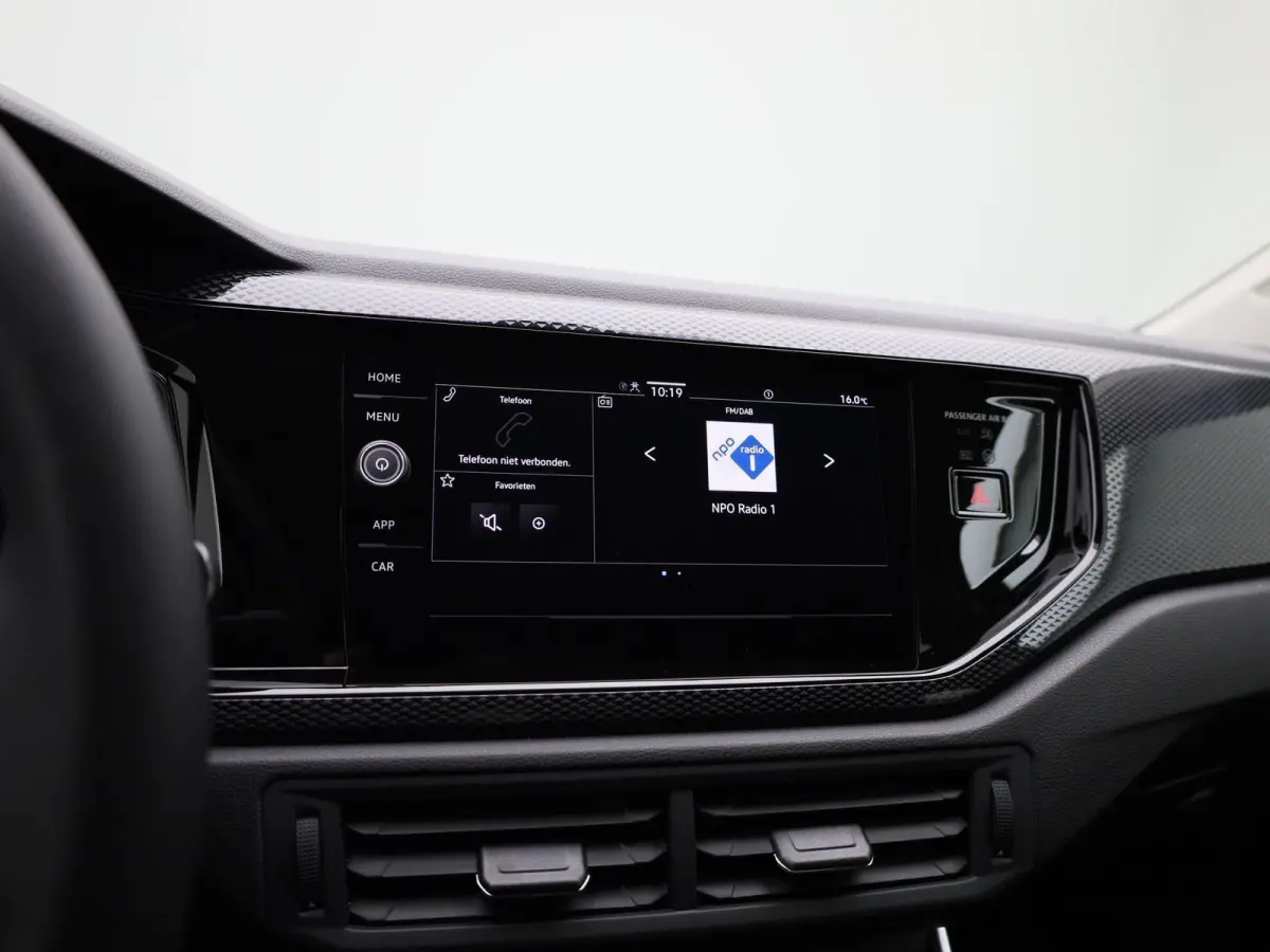1.0 TSI Life Edition | Automaat | Apple Carplay of Android auto draadloos| Parkeersensoren voor & achter | Keyless entry/start | Achteruitrijcamera |