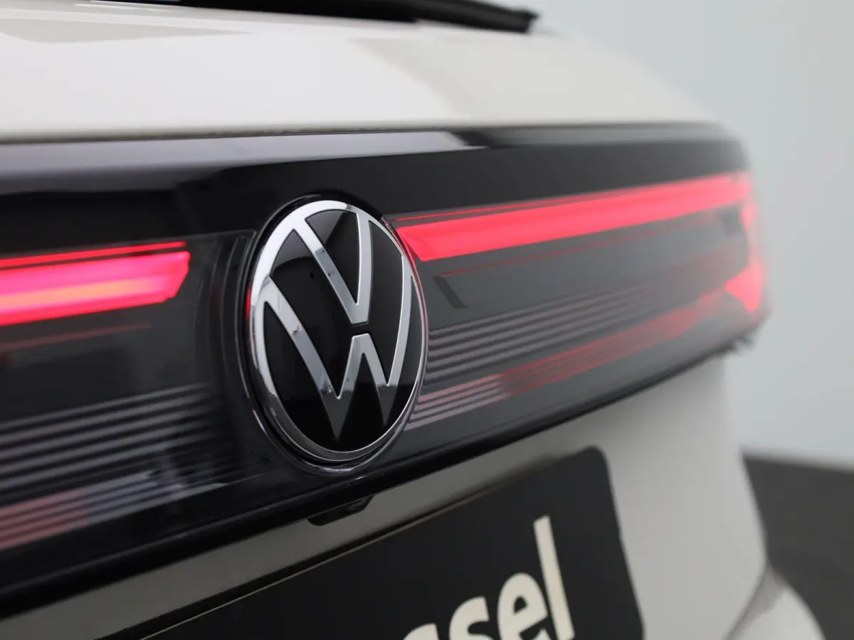 1.0 TSI Life Edition | Automaat | Apple Carplay of Android auto draadloos| Parkeersensoren voor & achter | Keyless entry/start | Achteruitrijcamera |