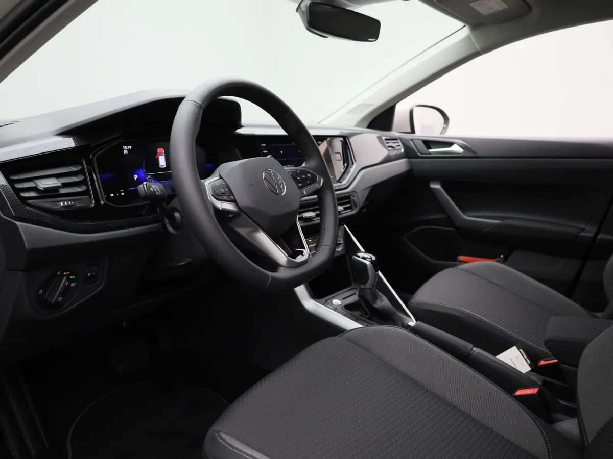 1.0 TSI Life Edition | Automaat | Apple Carplay of Android auto draadloos| Parkeersensoren voor & achter | Keyless entry/start | Achteruitrijcamera |