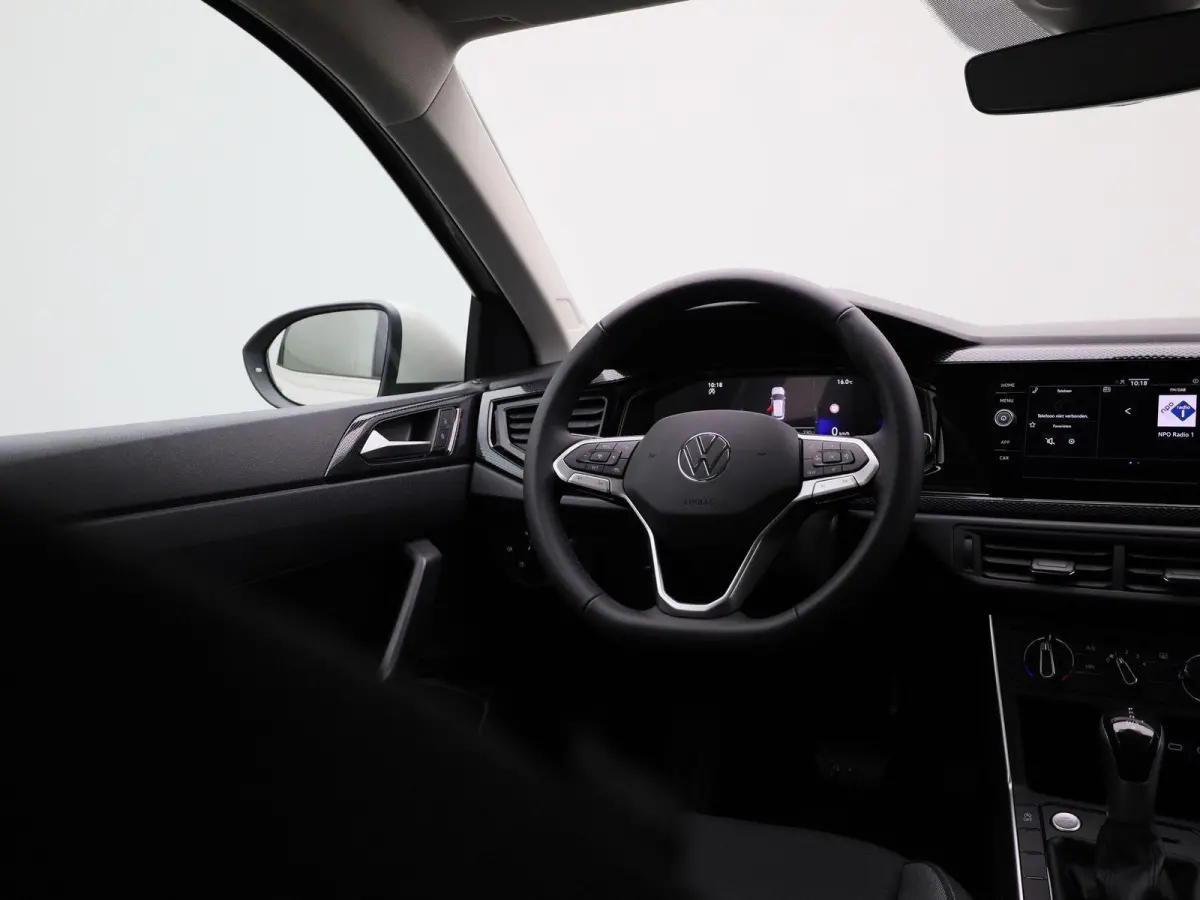 1.0 TSI Life Edition | Automaat | Apple Carplay of Android auto draadloos| Parkeersensoren voor & achter | Keyless entry/start | Achteruitrijcamera |