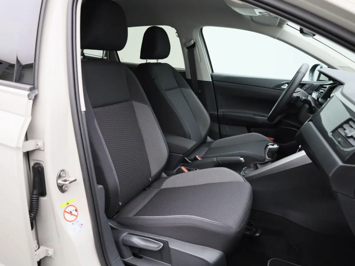 1.0 TSI Life Edition | Automaat | Apple Carplay of Android auto draadloos| Parkeersensoren voor & achter | Keyless entry/start | Achteruitrijcamera |