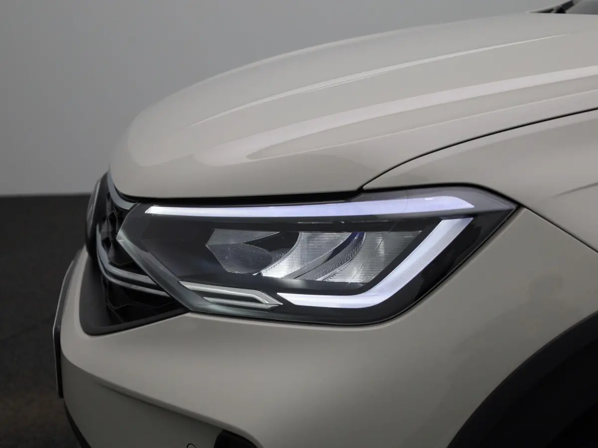 1.0 TSI Life Edition | Automaat | Apple Carplay of Android auto draadloos| Parkeersensoren voor & achter | Keyless entry/start | Achteruitrijcamera |