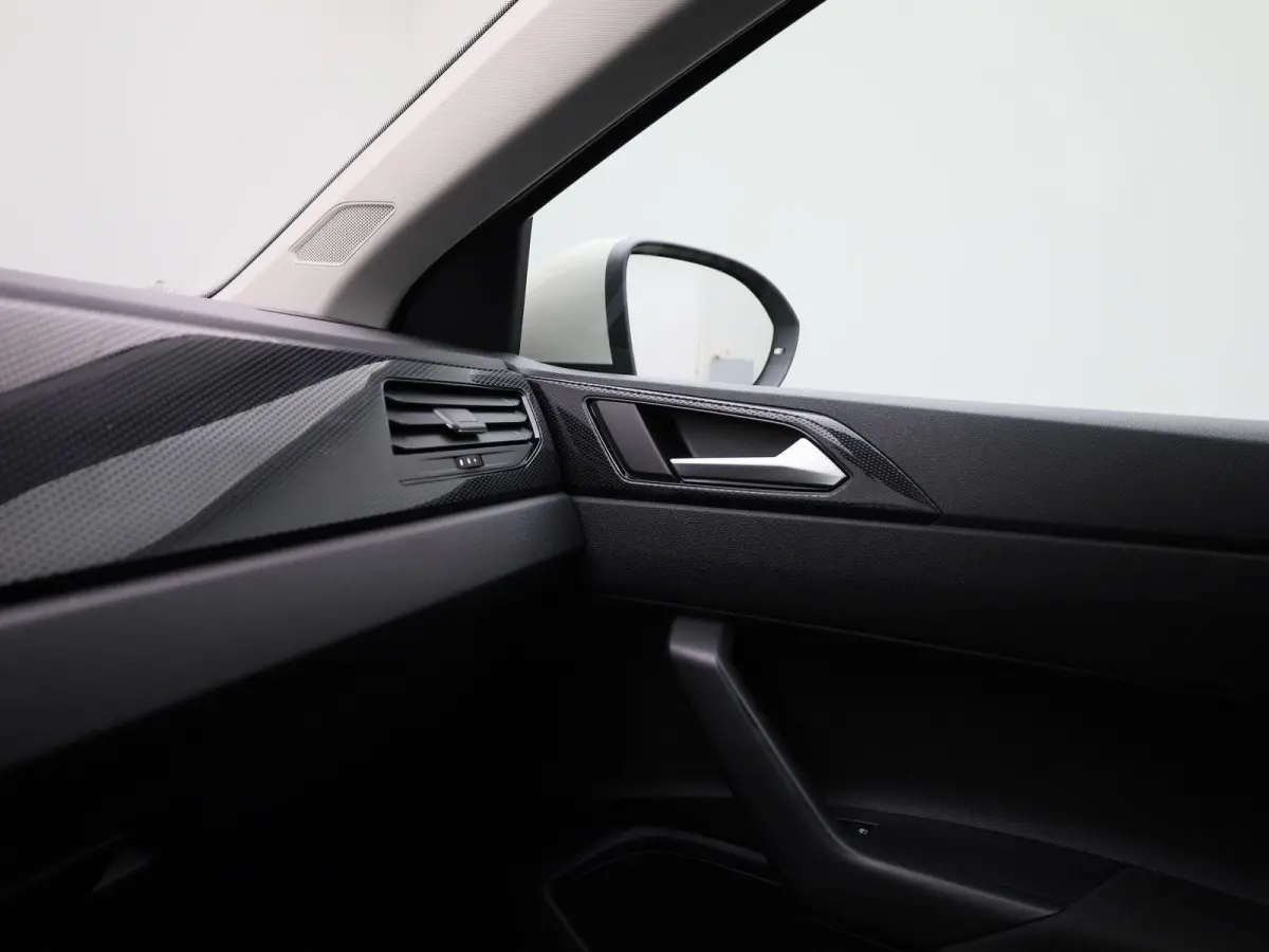 1.0 TSI Life Edition | Automaat | Apple Carplay of Android auto draadloos| Parkeersensoren voor & achter | Keyless entry/start | Achteruitrijcamera |
