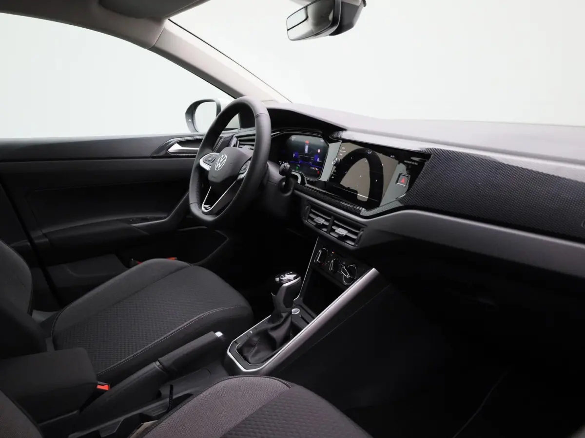 1.0 TSI Life Edition | Automaat | Apple Carplay of Android auto draadloos| Parkeersensoren voor & achter | Keyless entry/start | Achteruitrijcamera |