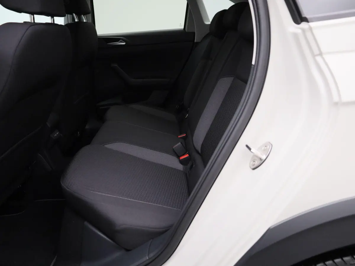 1.0 TSI Life Edition | Automaat | Apple Carplay of Android auto draadloos| Parkeersensoren voor & achter | Keyless entry/start | Achteruitrijcamera |
