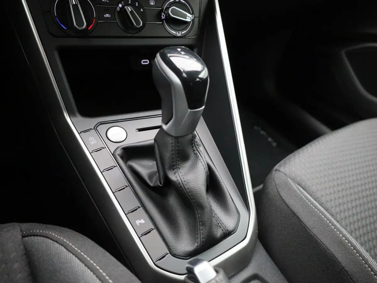 1.0 TSI Life Edition | Automaat | Apple Carplay of Android auto draadloos| Parkeersensoren voor & achter | Keyless entry/start | Achteruitrijcamera |