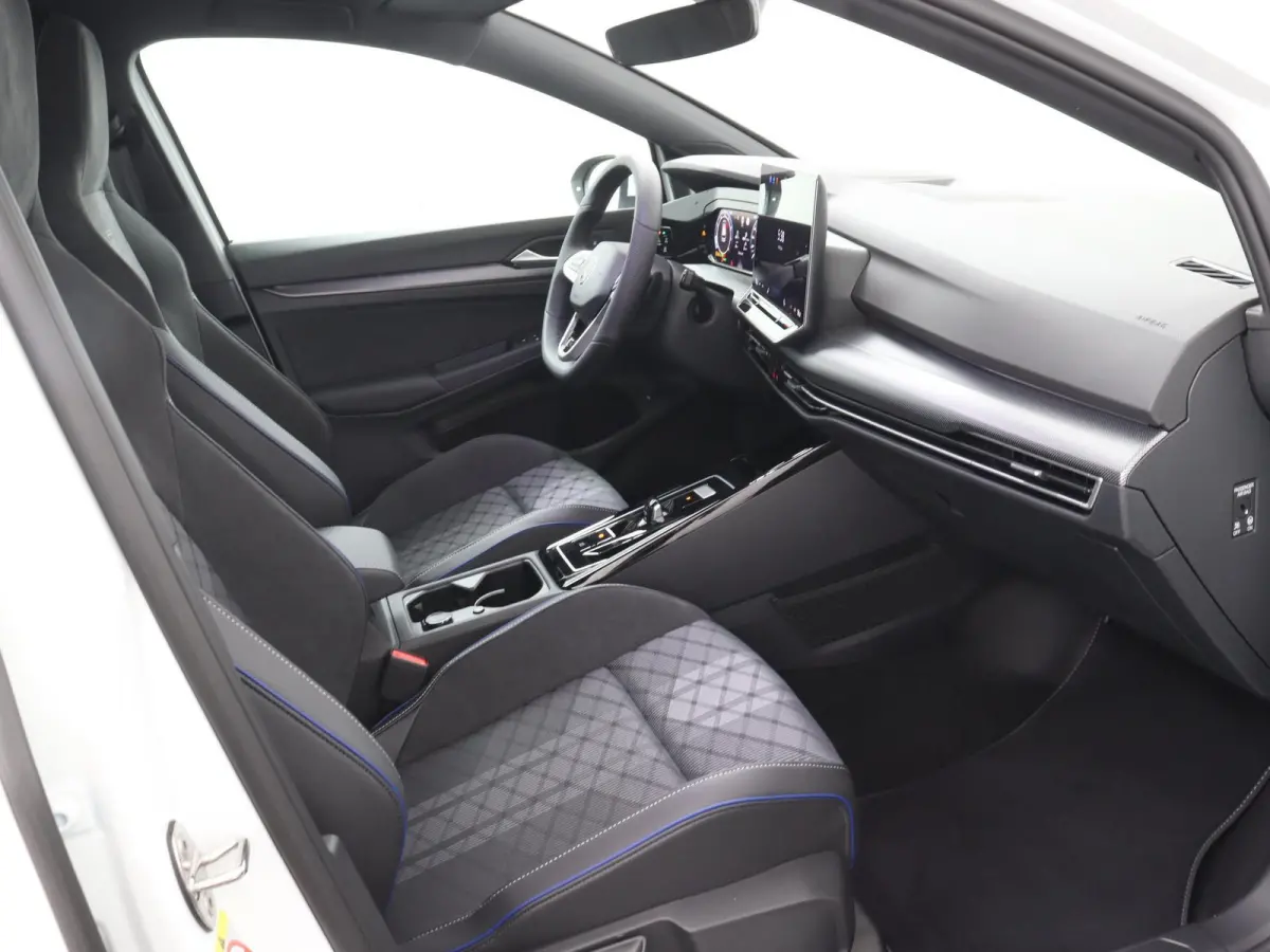 1.5 eTSI R-Line Edition 116 PK Automaat | Automaat | Apple Carplay draadloos | LED Matrix koplampen | Dodehoeksensoren | Camera | Climate control | Adaptieve cruise control |