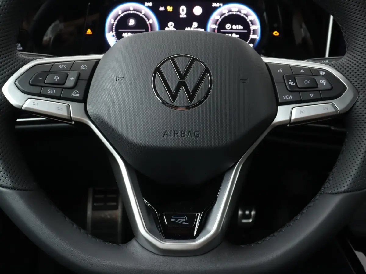 1.5 eTSI R-Line Edition 116 PK Automaat | Automaat | Apple Carplay draadloos | LED Matrix koplampen | Dodehoeksensoren | Camera | Climate control | Adaptieve cruise control |