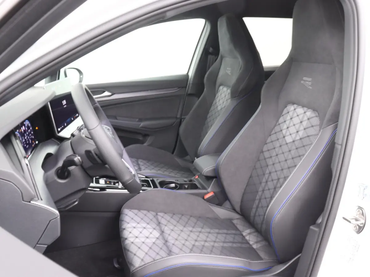 1.5 eTSI R-Line Edition 116 PK Automaat | Automaat | Apple Carplay draadloos | LED Matrix koplampen | Dodehoeksensoren | Camera | Climate control | Adaptieve cruise control |