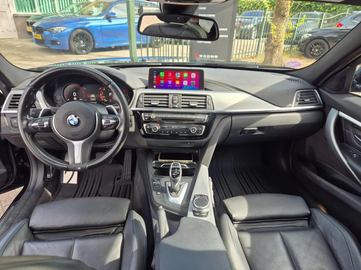 320i M Sport Edition Panorama Apple CarPlay Camera Head UP Hifi 19inch NAP NL