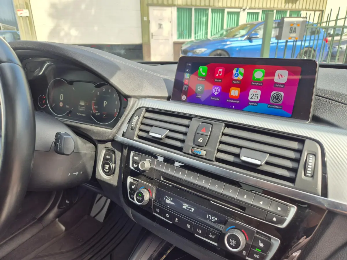 320i M Sport Edition Panorama Apple CarPlay Camera Head UP Hifi 19inch NAP NL