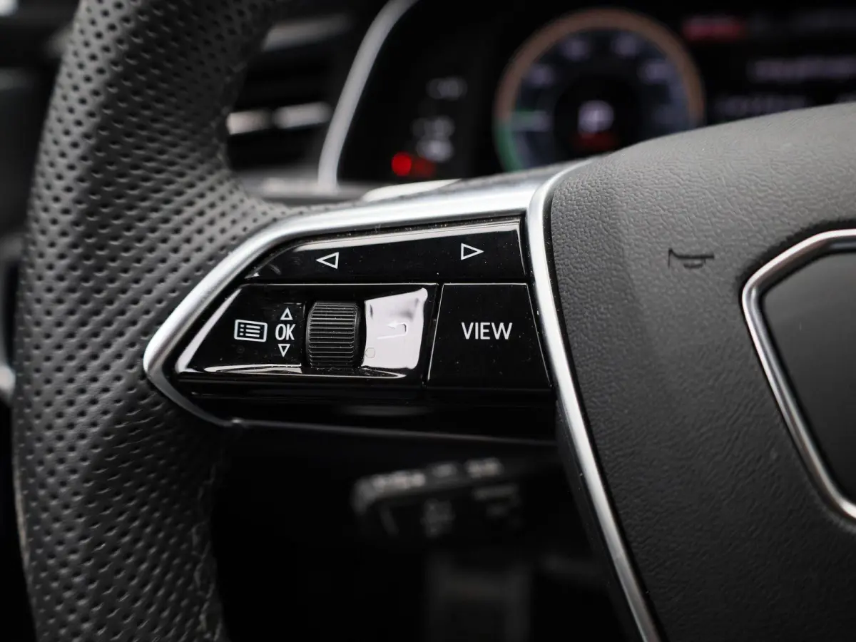 50 TFSI e quattro Pro Line S 299 PK l Adaptive cruise control | Navigatie | Bang & Olufsen | Climate Control l Head-up display l Uitgebreide voorverwarming + ventilatie | Apple Carplay | And