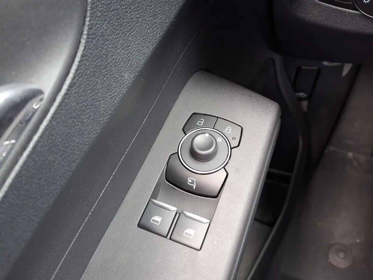 EV Limited | €4100 Ford voordeel | 0.99% rente | Driverpack met Navigatie | Trekhaak | Laadvloerbescherming | Led Laadruimteverlichting | Camera | Adaptive Cruise |