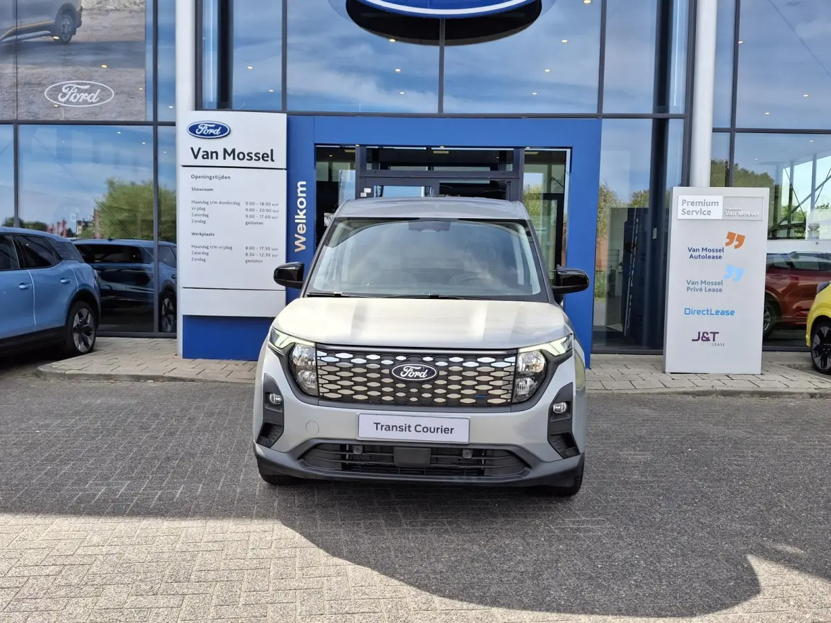 EV Limited | €4100 Ford voordeel | 0.99% rente | Driverpack met Navigatie | Trekhaak | Laadvloerbescherming | Led Laadruimteverlichting | Camera | Adaptive Cruise |
