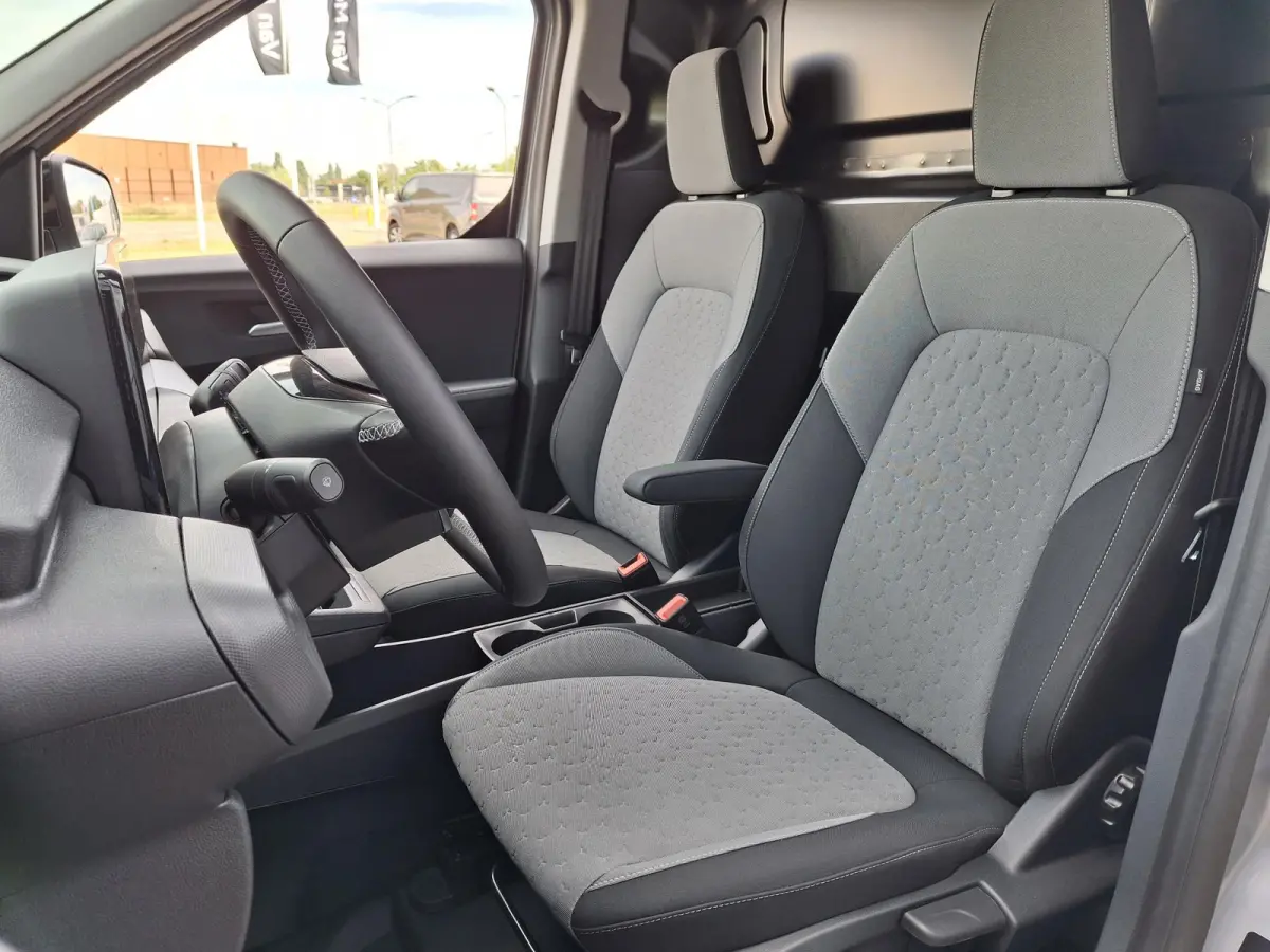 EV Limited | €4100 Ford voordeel | 0.99% rente | Driverpack met Navigatie | Trekhaak | Laadvloerbescherming | Led Laadruimteverlichting | Camera | Adaptive Cruise |