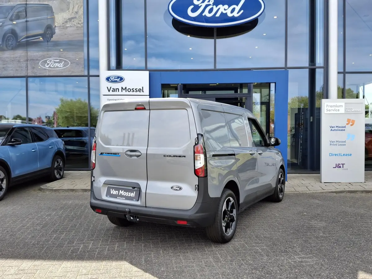 EV Limited | €4100 Ford voordeel | 0.99% rente | Driverpack met Navigatie | Trekhaak | Laadvloerbescherming | Led Laadruimteverlichting | Camera | Adaptive Cruise |