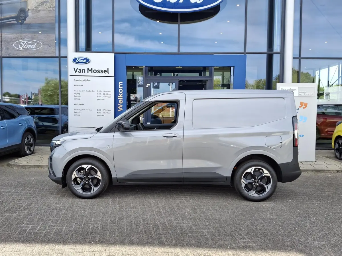 EV Limited | €4100 Ford voordeel | 0.99% rente | Driverpack met Navigatie | Trekhaak | Laadvloerbescherming | Led Laadruimteverlichting | Camera | Adaptive Cruise |