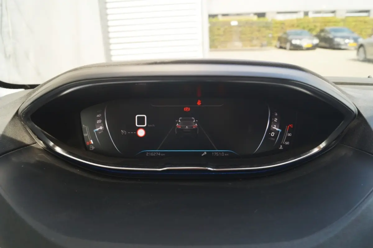 1.2 PureTech Blue Lease Allure -NAVI-ECC-