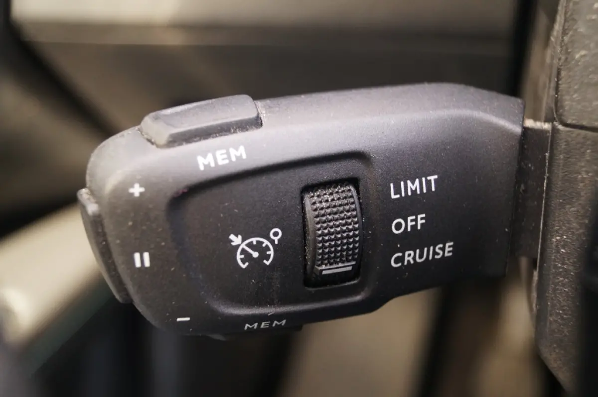 1.2 PureTech Blue Lease Allure -NAVI-ECC-