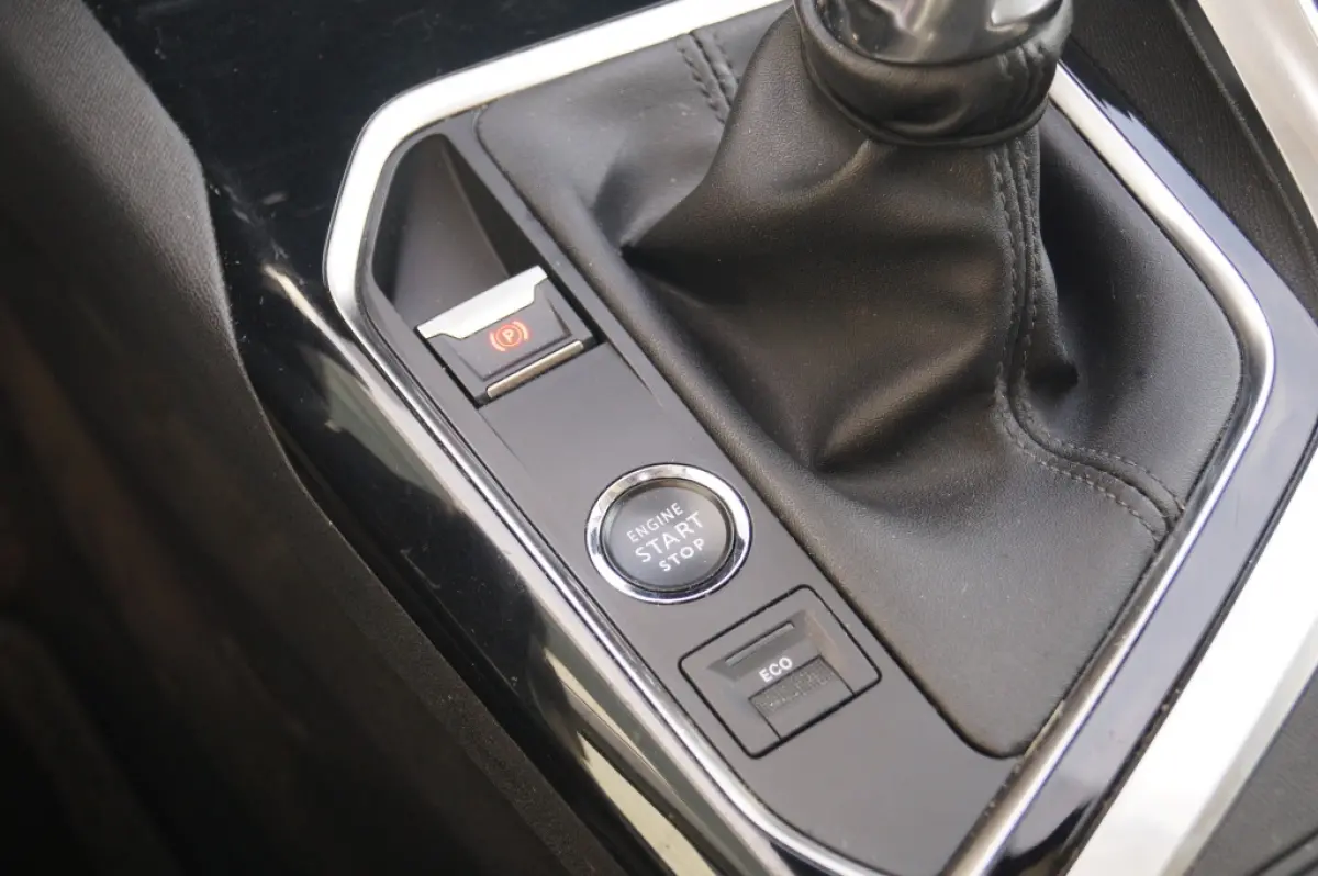 1.2 PureTech Blue Lease Allure -NAVI-ECC-