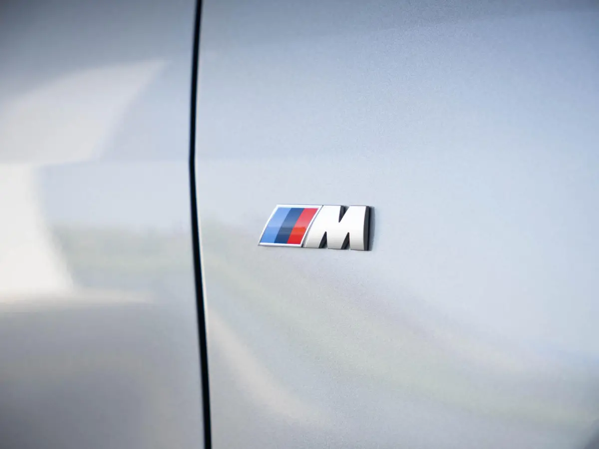5-deurs 120 M Sport Design 18'' / Voorstoelen verwarmd / Driving Assistant / Parking Assistant