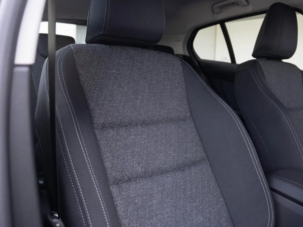 5-deurs 120 M Sport Design 18'' / Voorstoelen verwarmd / Driving Assistant / Parking Assistant